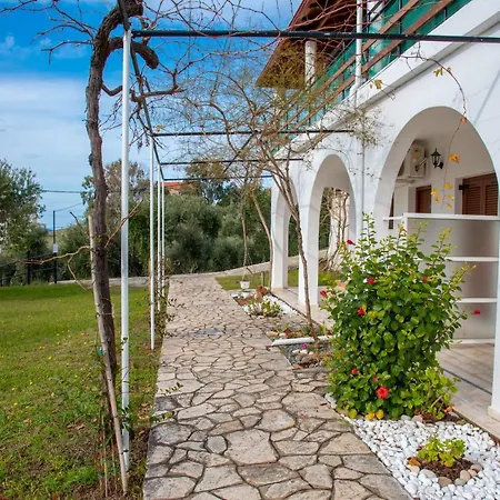 Elaionas Studios&apartments * Agios Stefanos Avliotes (Corfu)