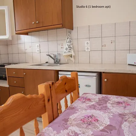 Elaionas Studios&apartments Agios Stefanos Avliotes (Corfu)