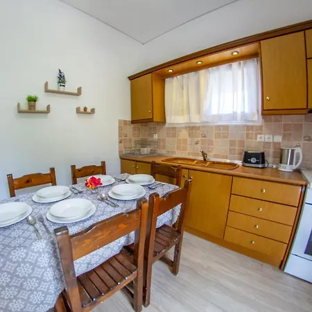 Holiday home Elaionas And