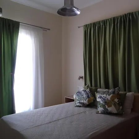 Holiday home Elaionas And